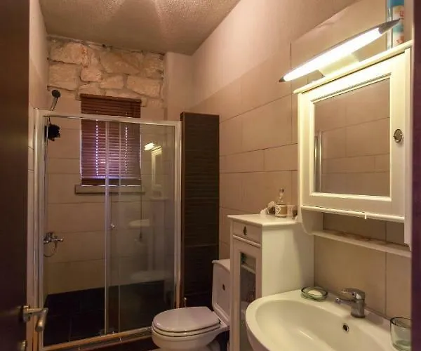 Holiday home Luxurious Stone House