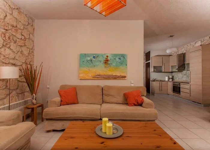 Holiday home Luxurious Stone House Siviri