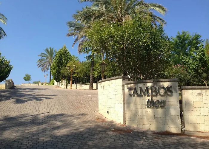 Ferienhaus Luxurious Stone House Siviri